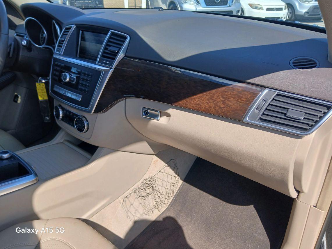 Mercedes-Benz M-Class - Thumbnail 17