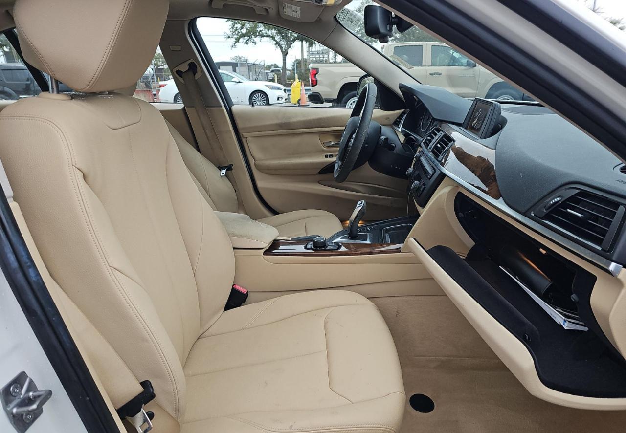 Bmw 320I4Dr Sedan - Thumbnail 12