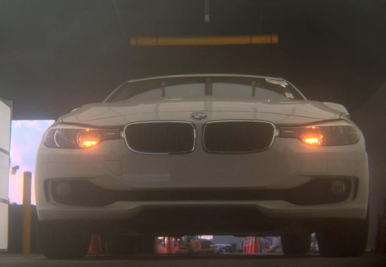 Bmw 320I4Dr Sedan - Thumbnail 3