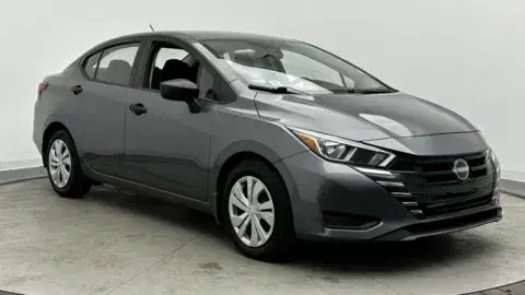 Nissan Versa S - Thumbnail 4