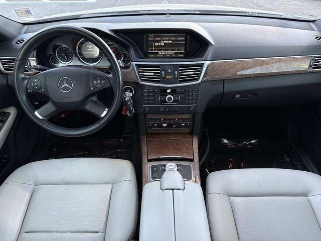 Mercedes-Benz E 350 - Thumbnail 20