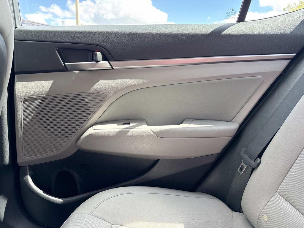 Hyundai Elantra Value Edition - Thumbnail 18