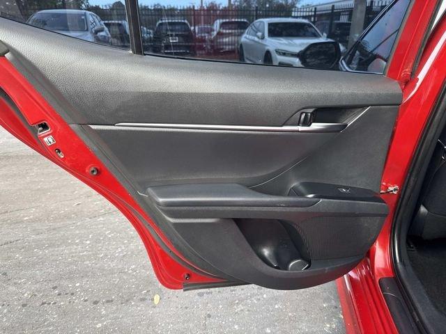 Toyota Camry Se - Thumbnail 14