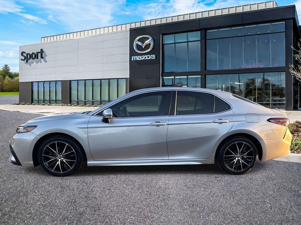 Toyota Camry Se - Thumbnail 9