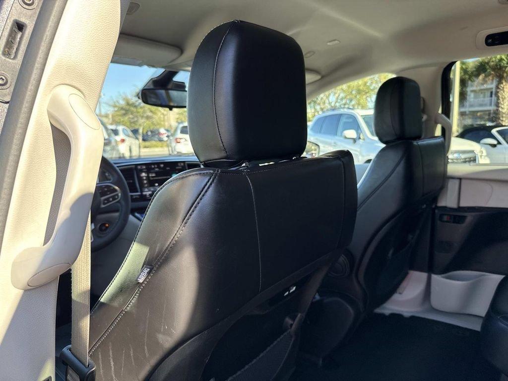 Chrysler Pacifica Touring L - Thumbnail 14