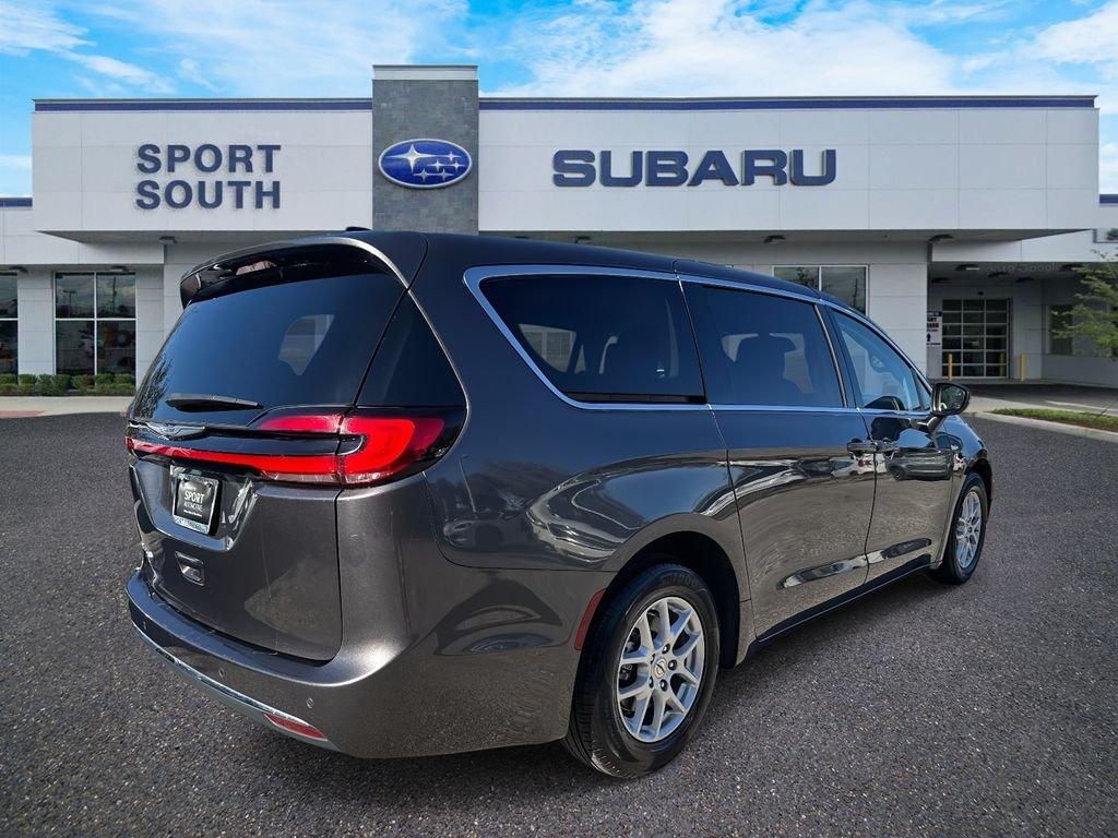 Chrysler Pacifica Touring L - Thumbnail 4