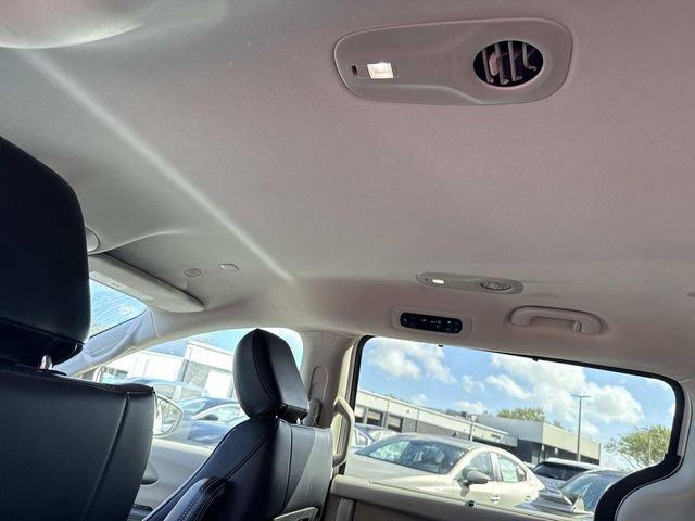 Chrysler Pacifica Touring L - Thumbnail 17