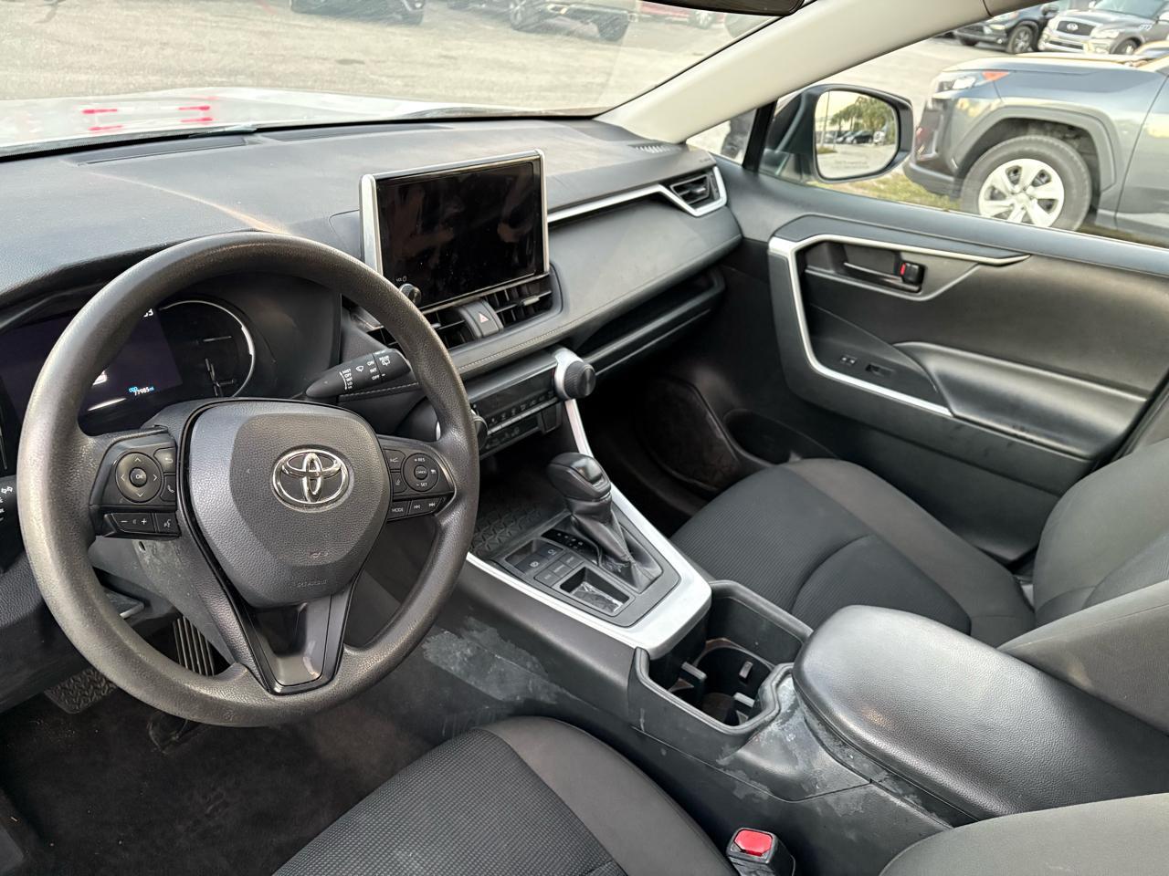 Toyota Rav4Le - Thumbnail 9