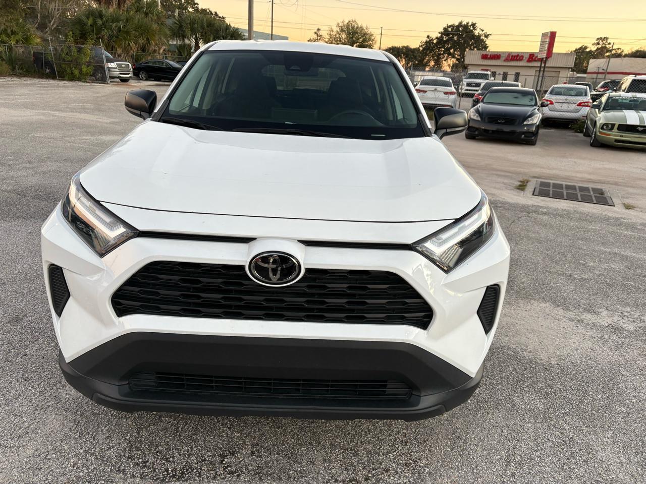 Toyota Rav4Le - Thumbnail 2