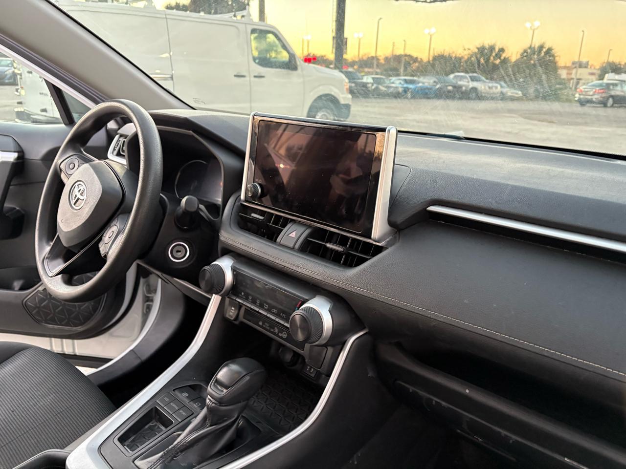 Toyota Rav4Le - Thumbnail 14