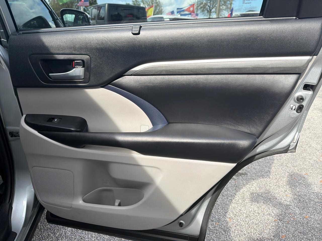 Toyota Highlanderlimited Awd V6 - Thumbnail 16