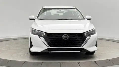 Nissan Sentra Sv - Thumbnail 3