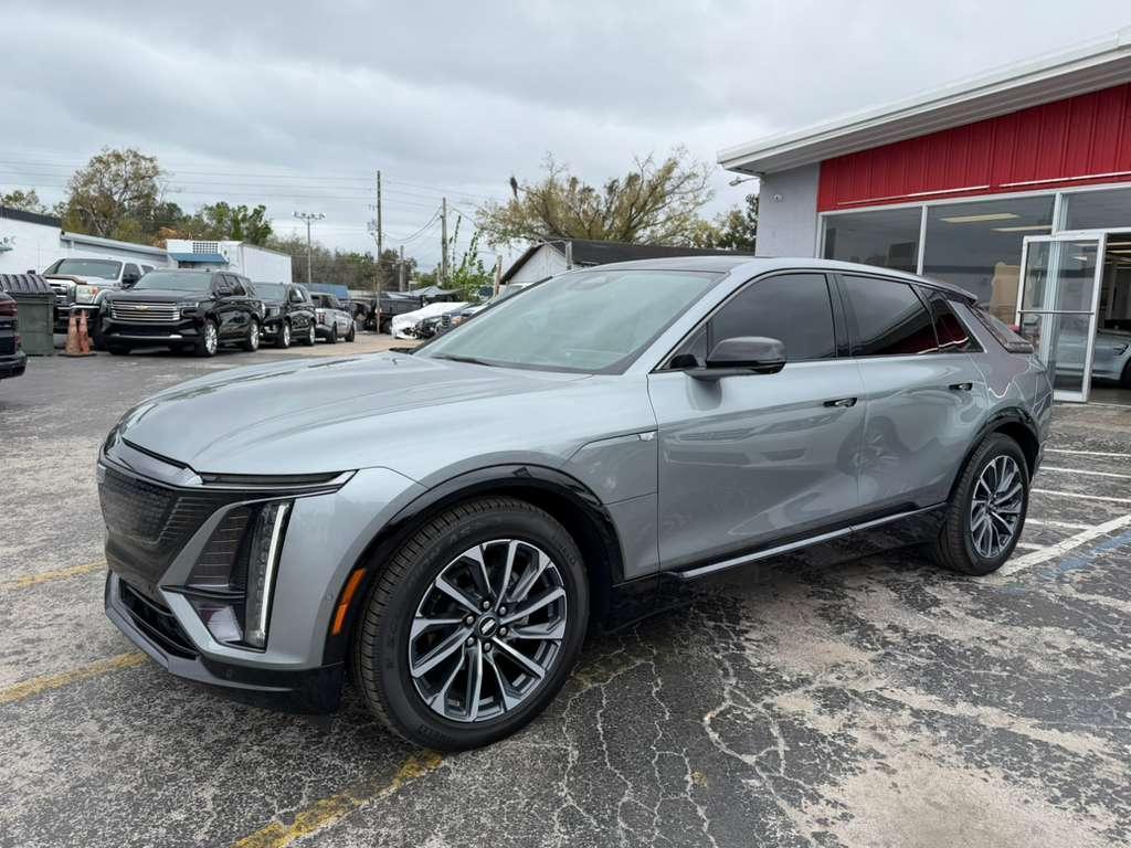 Cadillac Lyriqsport-2 - Thumbnail 3