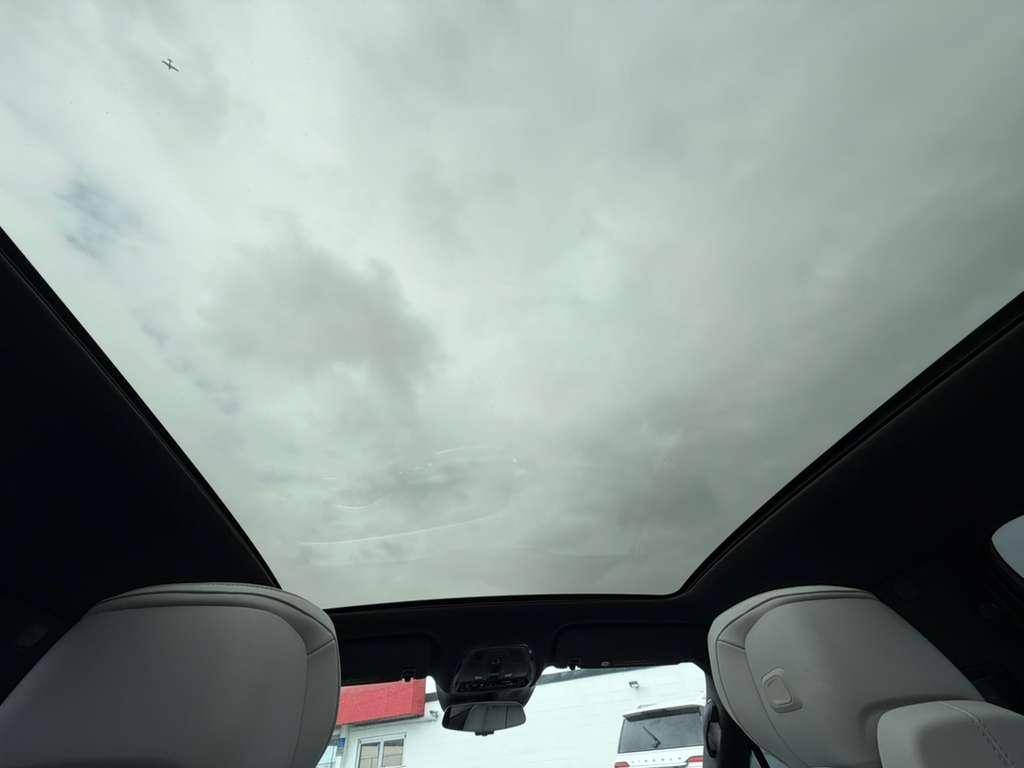 Cadillac Lyriqsport-2 - Thumbnail 13