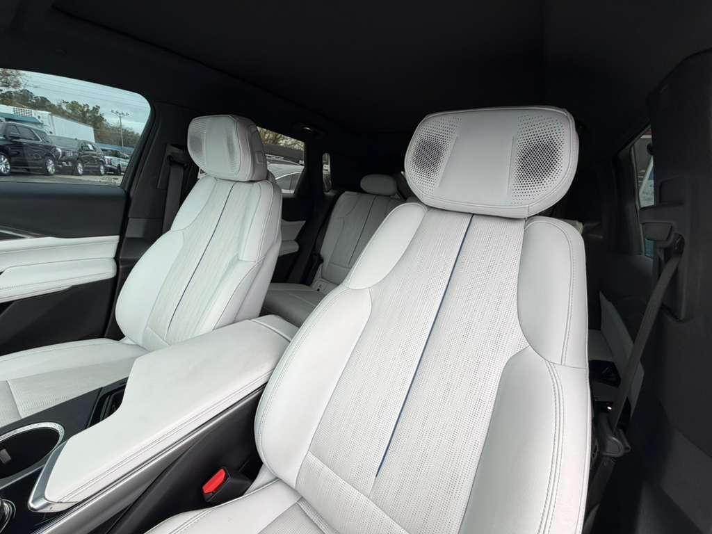 Cadillac Lyriqsport-2 - Thumbnail 11