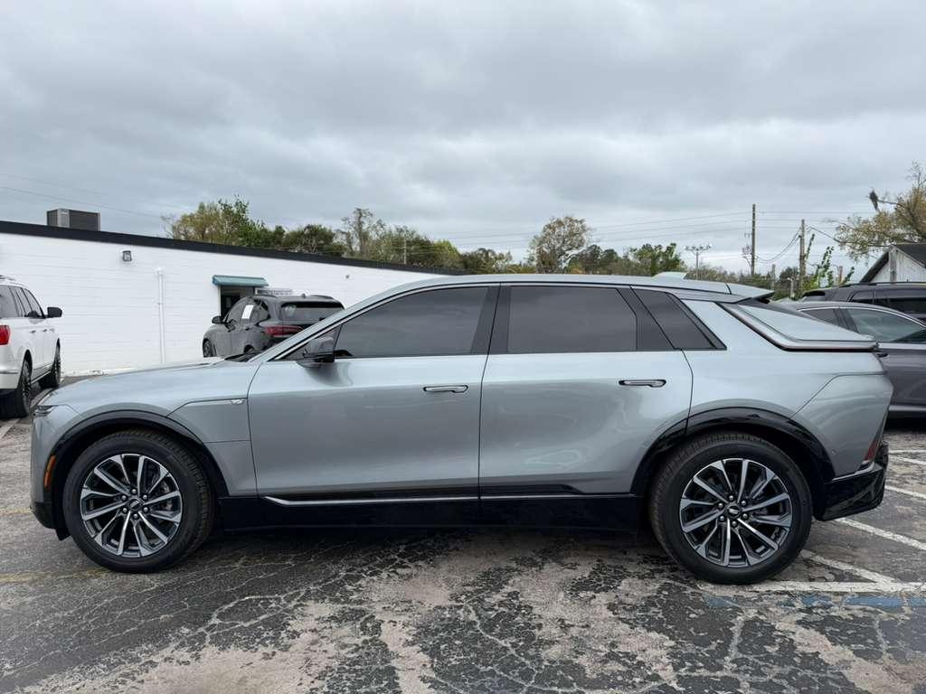 Cadillac Lyriqsport-2 - Thumbnail 4