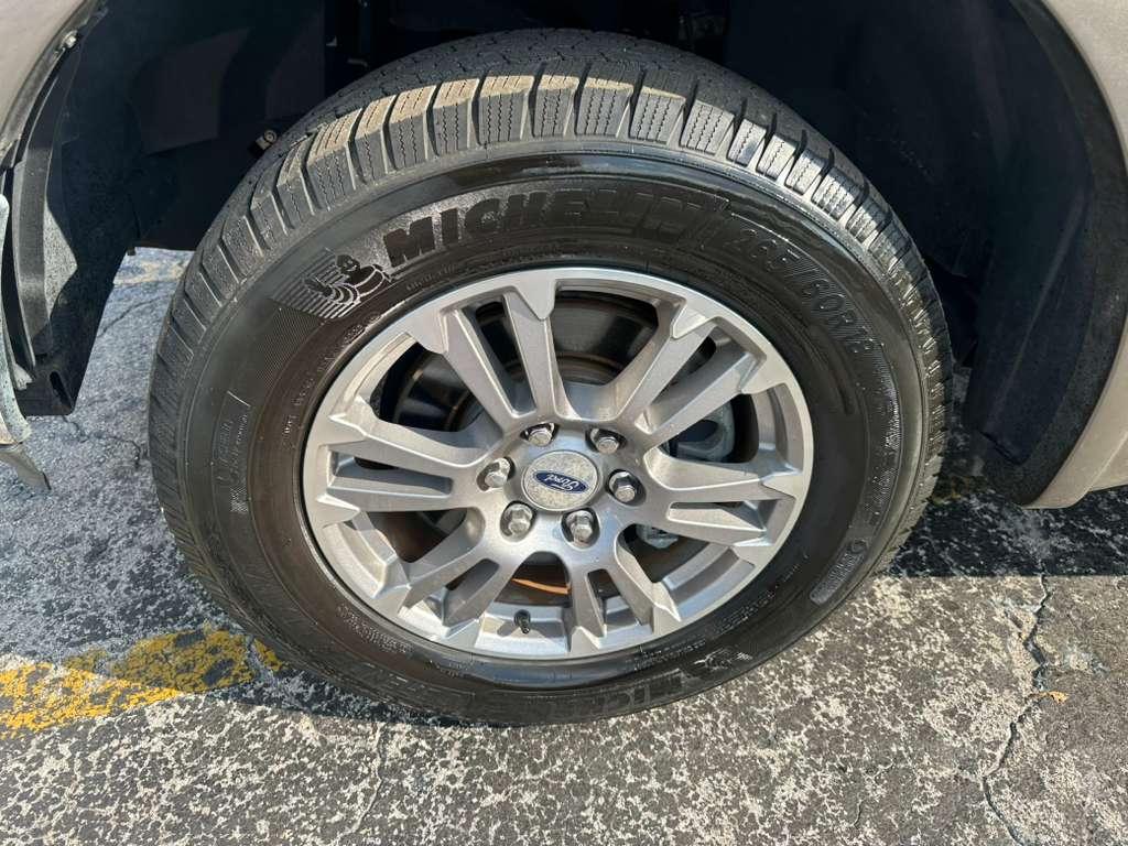 Ford F-150Lariat Supercrew 5.5-Ft. Bed 2Wd - Thumbnail 9