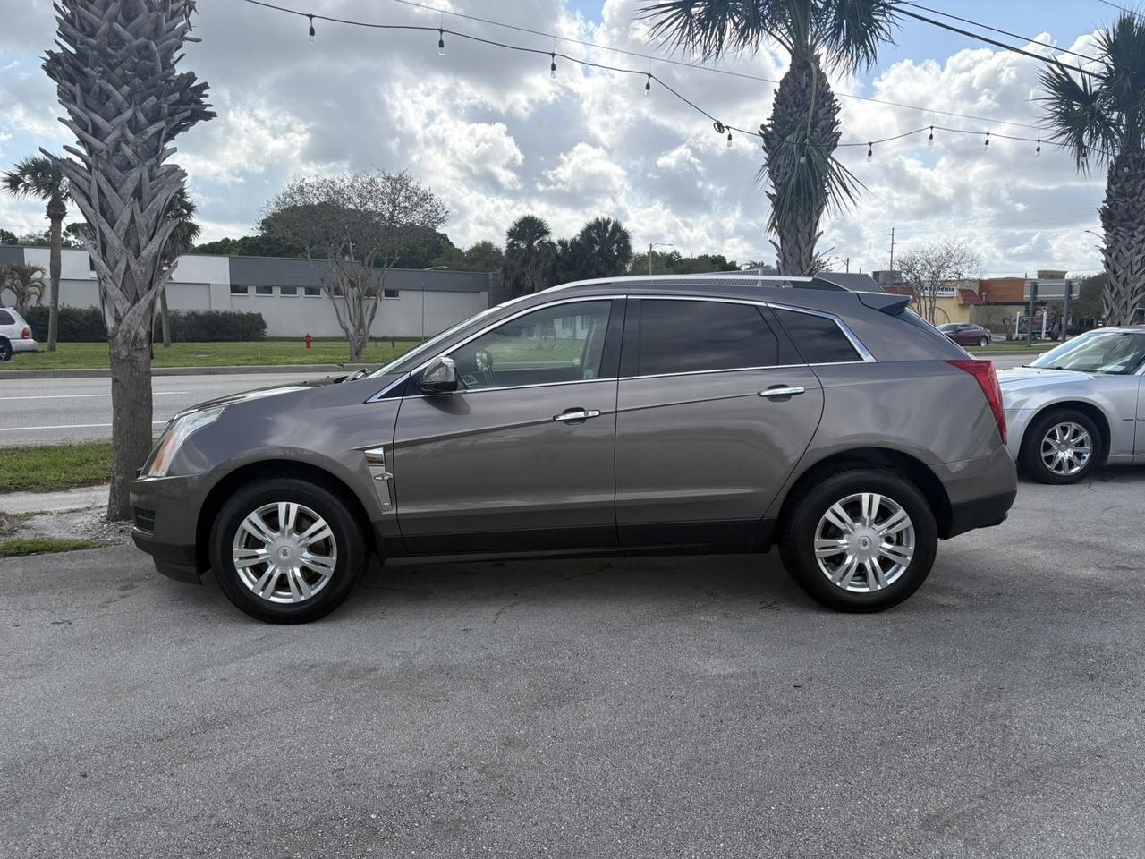 Cadillac SRX - Thumbnail 2