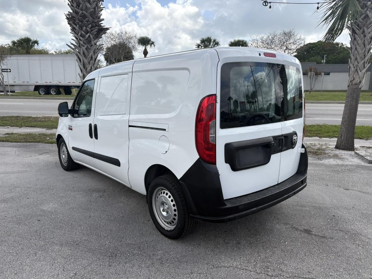 Ram ProMaster City Cargo Van - Thumbnail 3