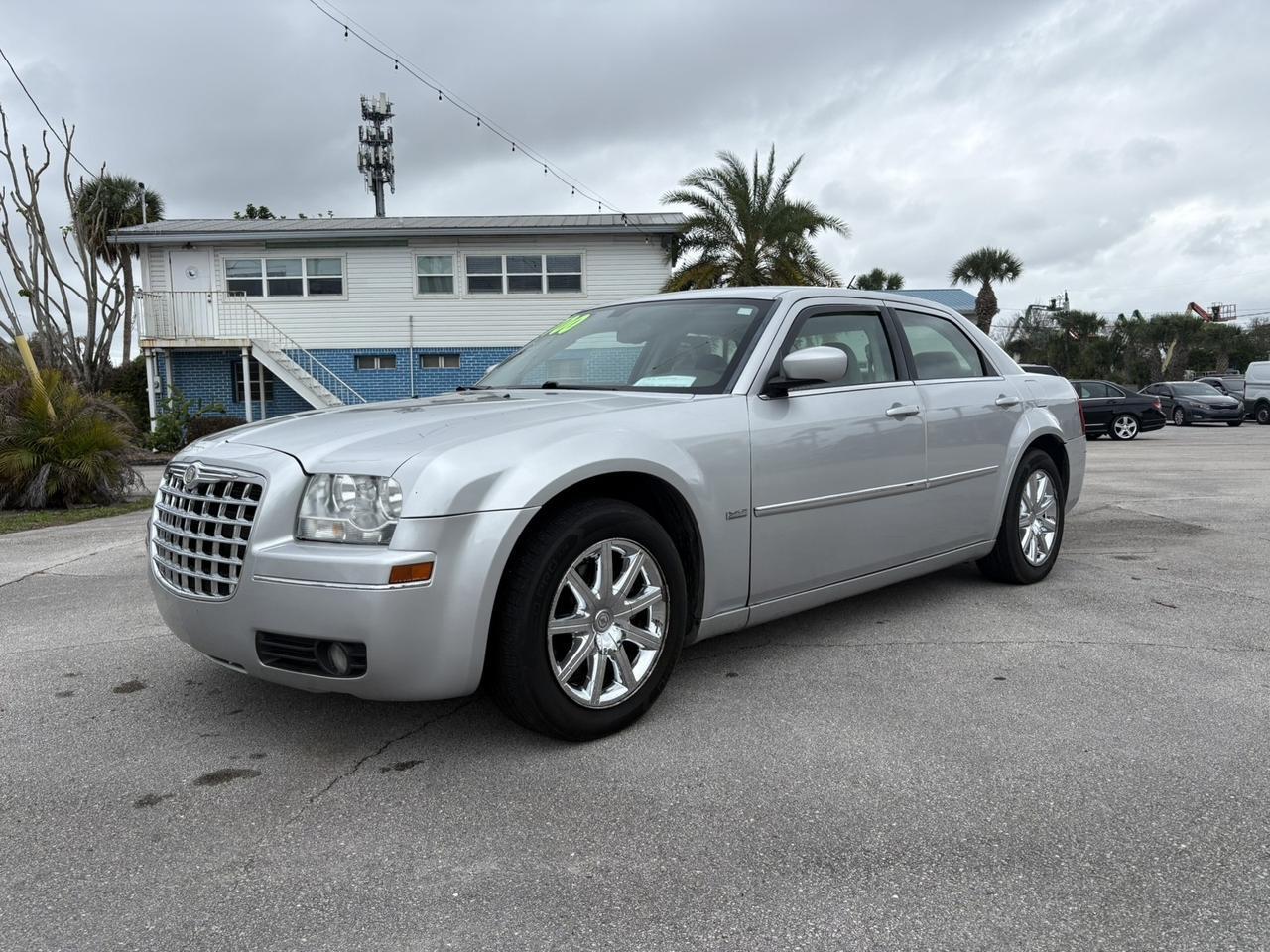 Chrysler 300 - View 1