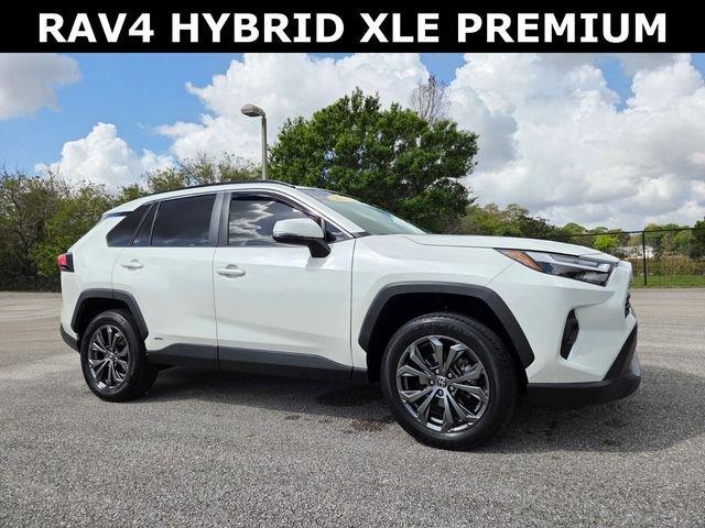 Toyota Rav4 Hybrid Xle - View 1