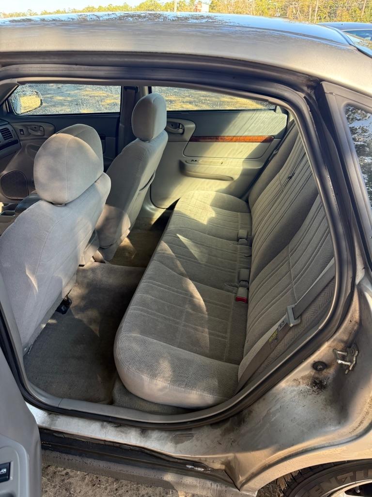 Chevrolet Impala Base - Thumbnail 10