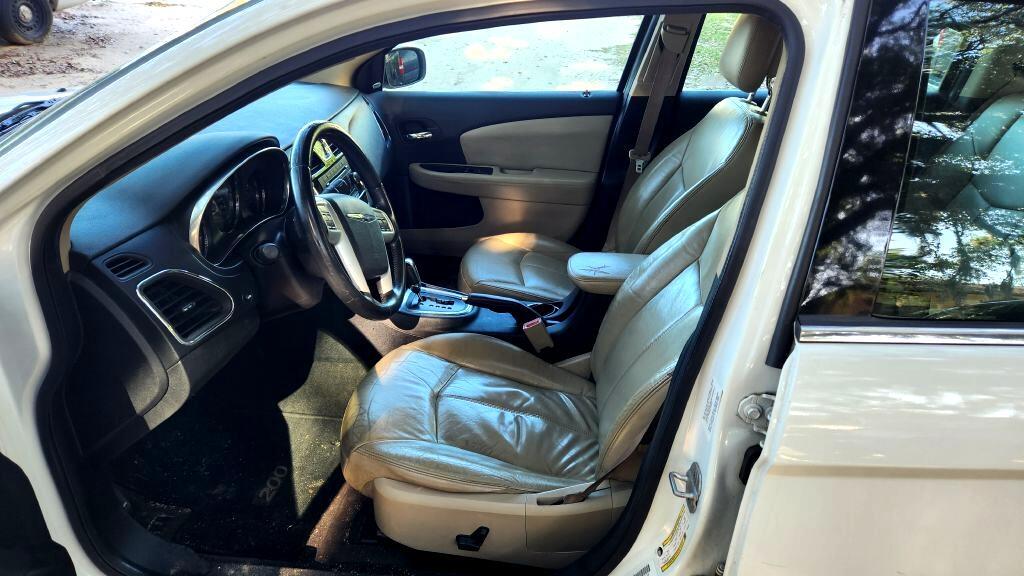 Chrysler 200 Limited - Thumbnail 9