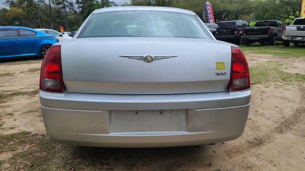 Chrysler 300 Base - Thumbnail 5