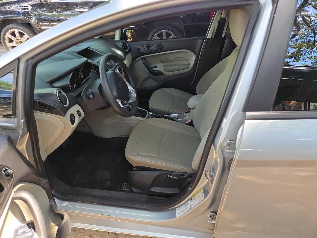 Ford Fiesta Se Sedan - Thumbnail 6