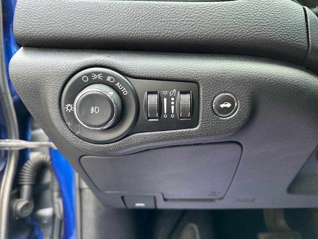 Chrysler 200 S - Thumbnail 17