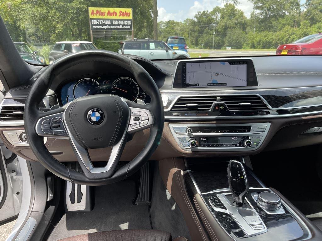 Bmw 7-Series750Xi - Thumbnail 9