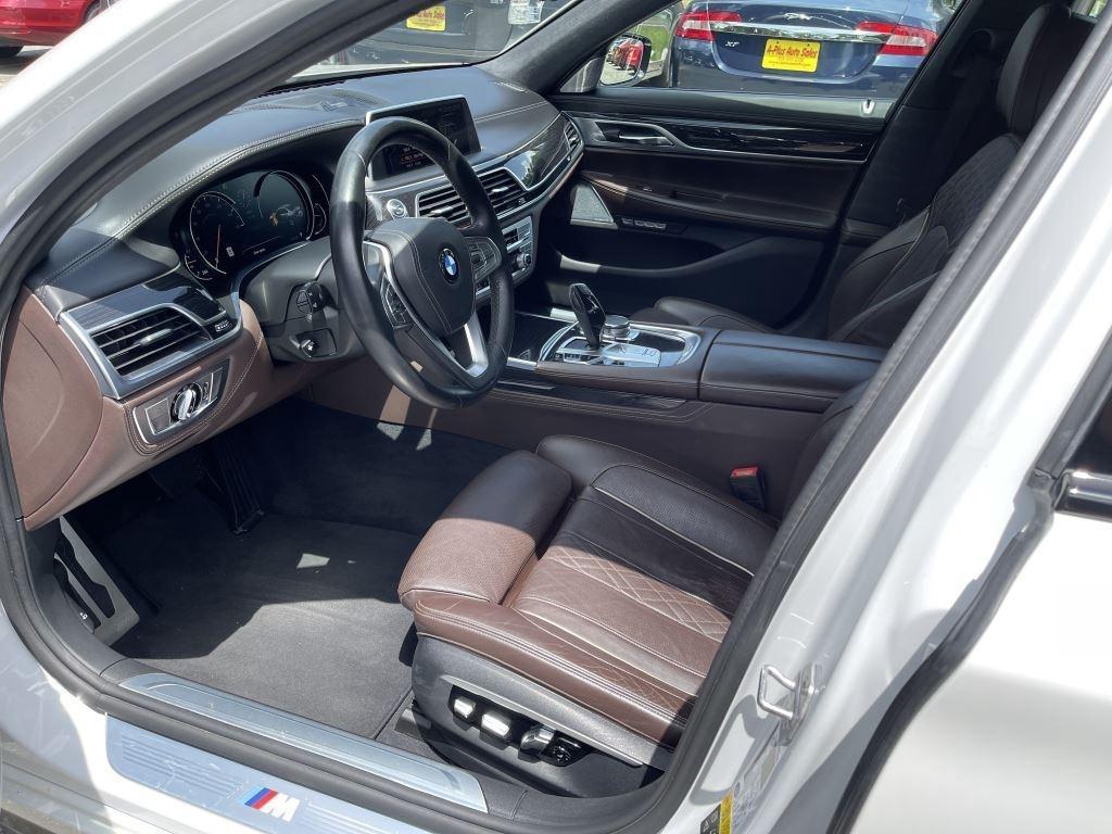 Bmw 7-Series750Xi - Thumbnail 7