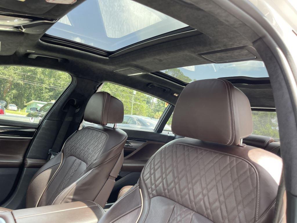 Bmw 7-Series750Xi - Thumbnail 15