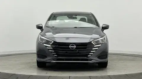 Nissan Versa Sv - Thumbnail 3