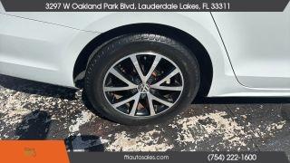 Volkswagen Jetta - Thumbnail 20