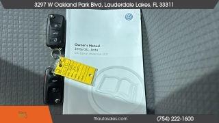 Volkswagen Jetta - Thumbnail 4