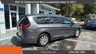 Chrysler Pacifica - Thumbnail 17