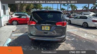 Chrysler Pacifica - Thumbnail 16