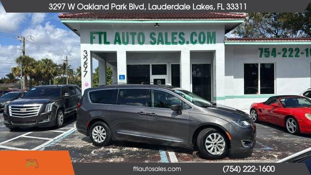 Chrysler Pacifica - View 1