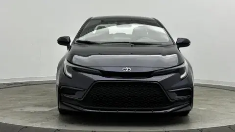 Toyota Corolla Se - Thumbnail 3