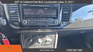 Volkswagen Beetle - Thumbnail 2