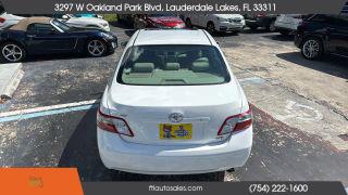 Toyota Camry - Thumbnail 16