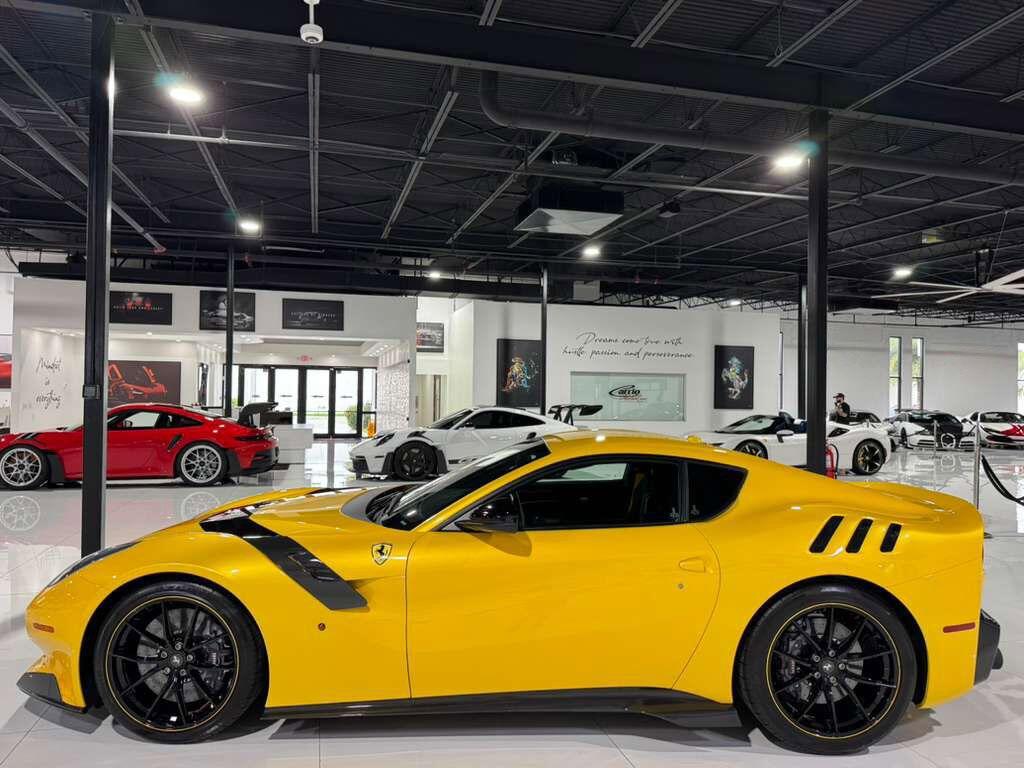 Ferrari F12tdf - Thumbnail 4