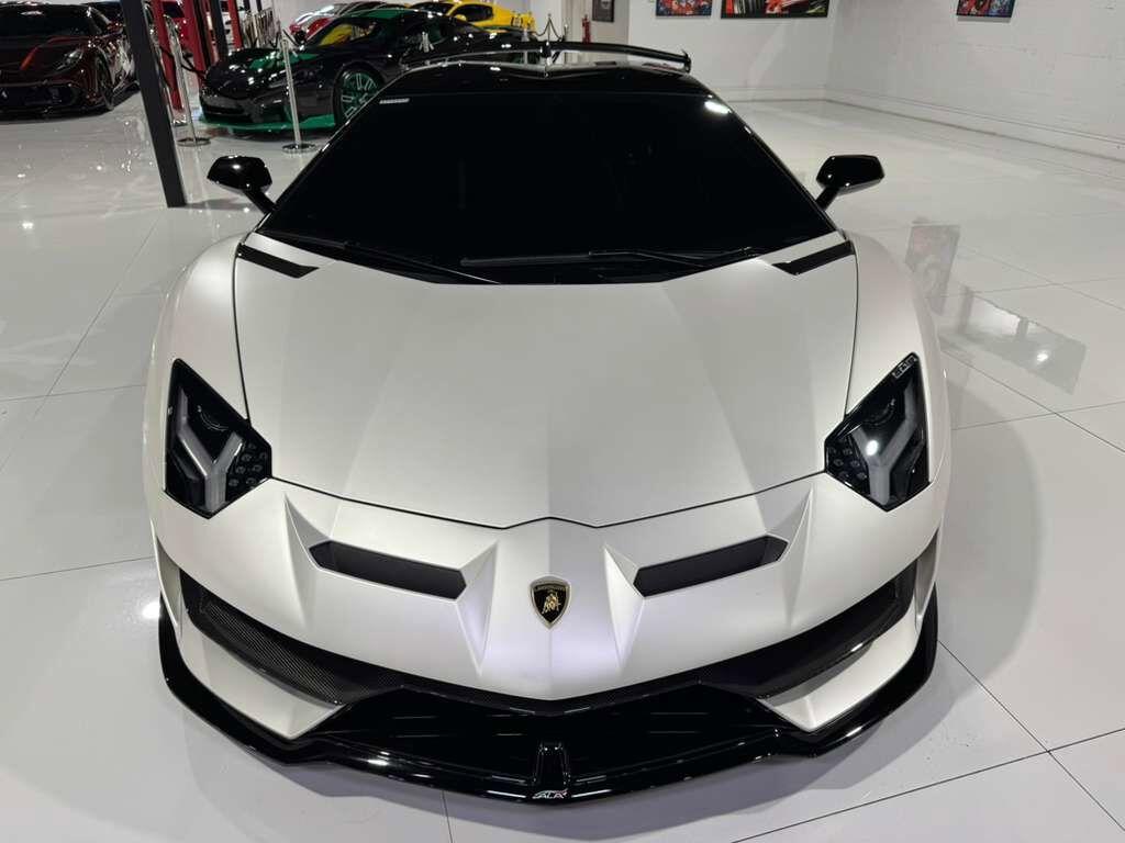 Lamborghini Aventador - Thumbnail 18