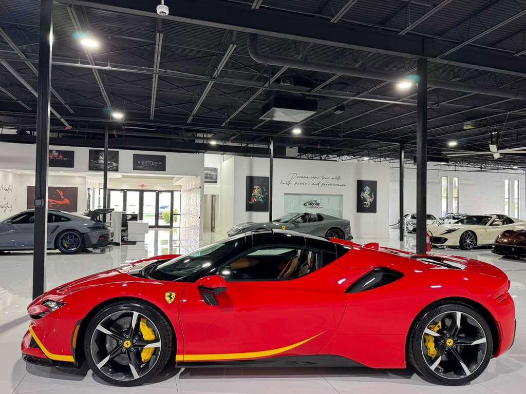 Ferrari SF90 Spider - Thumbnail 12