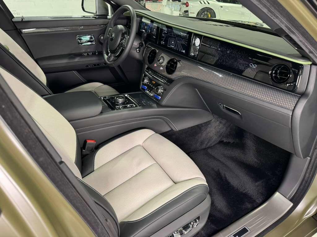 Rolls-Royce Ghost - Thumbnail 19