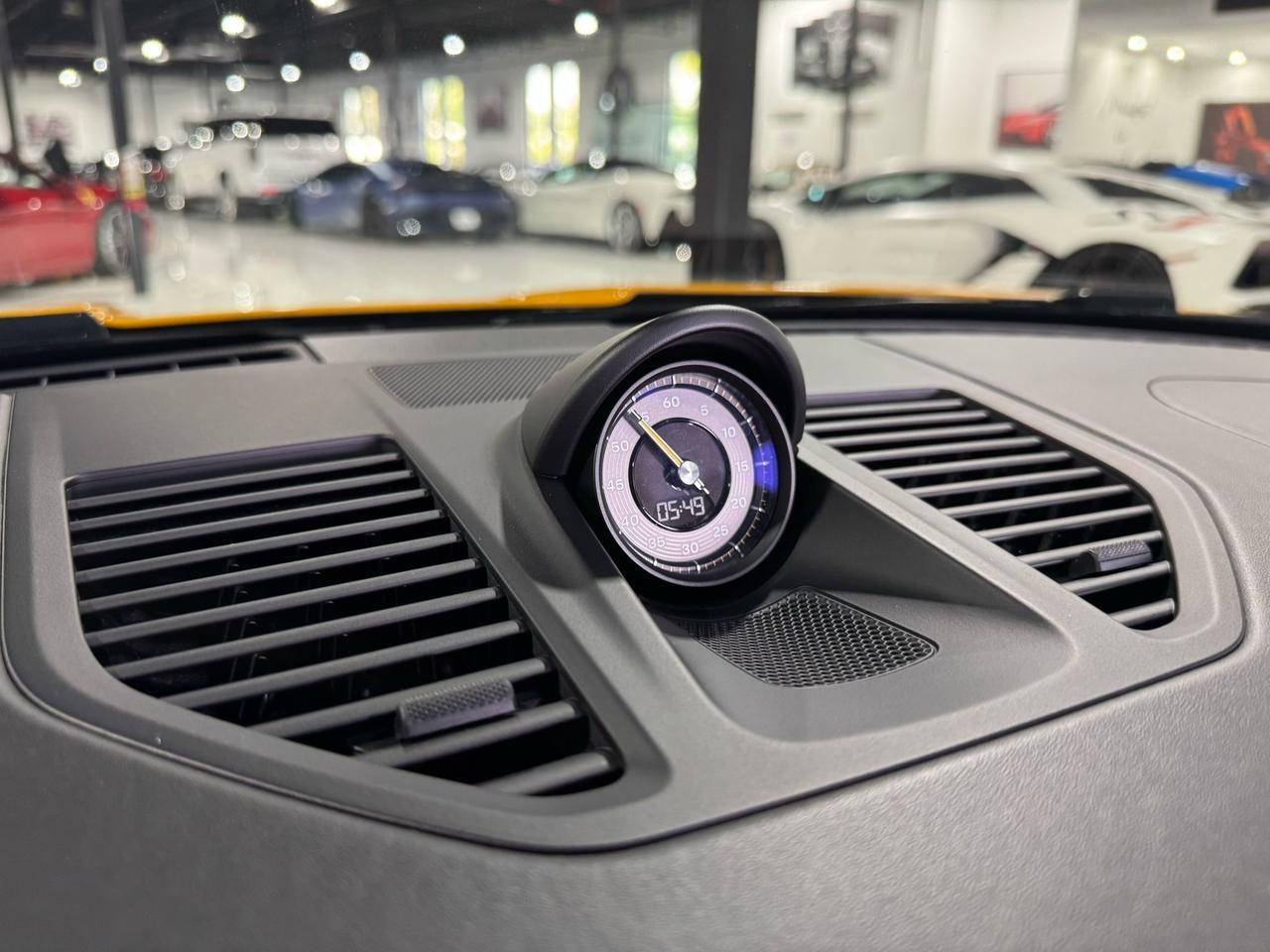 Porsche 911 - Thumbnail 17