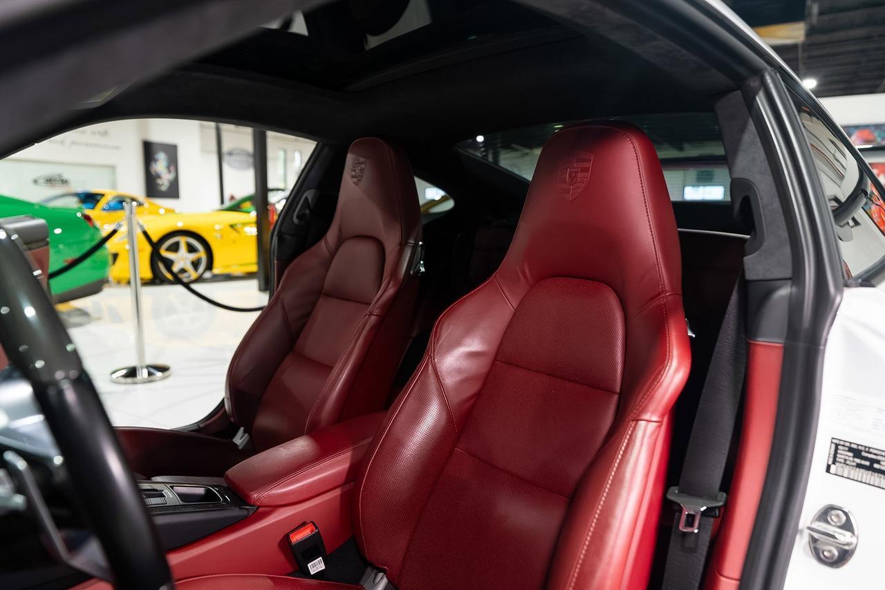 Porsche 911 - Thumbnail 10