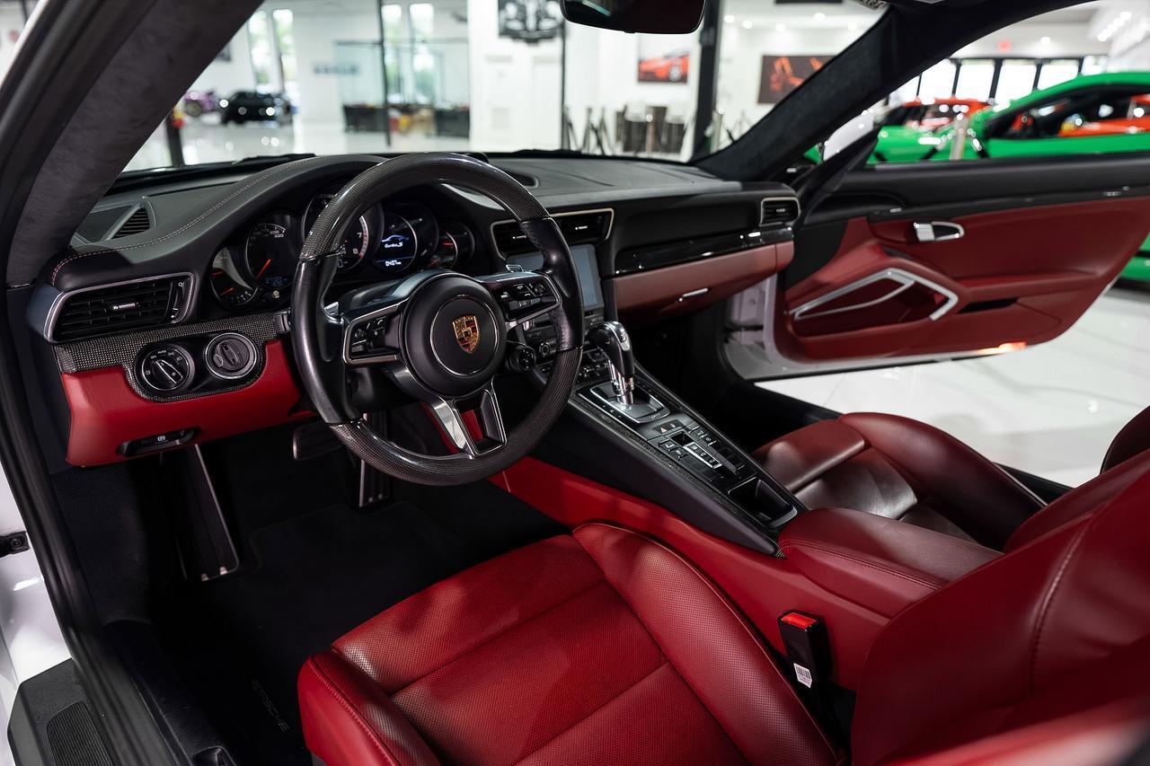 Porsche 911 - Thumbnail 9