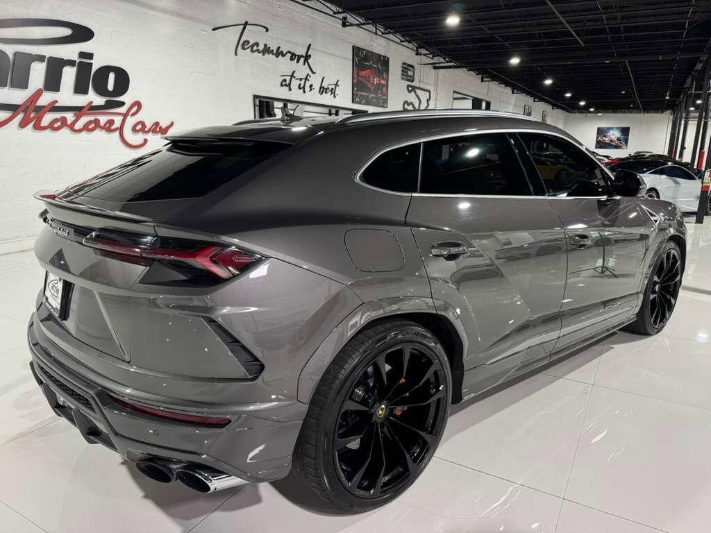 Lamborghini Urus - Thumbnail 7